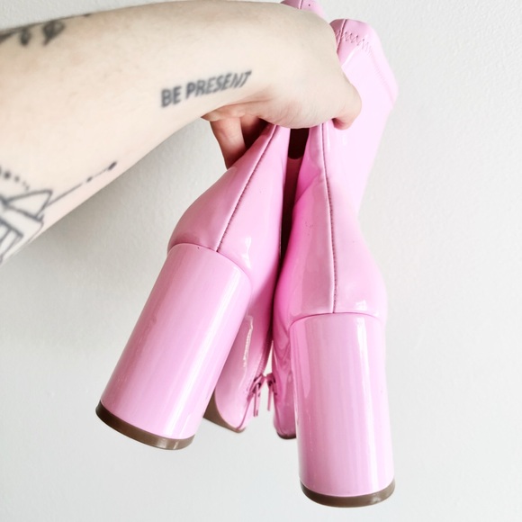 Pink Steve Madden pleather boots women’s 6.5 - Picture 3 of 6